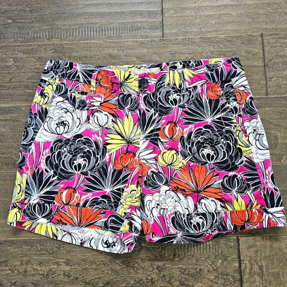Banana Republic Women's Flowered Shorts sz 2 - Picture 4 of 5
